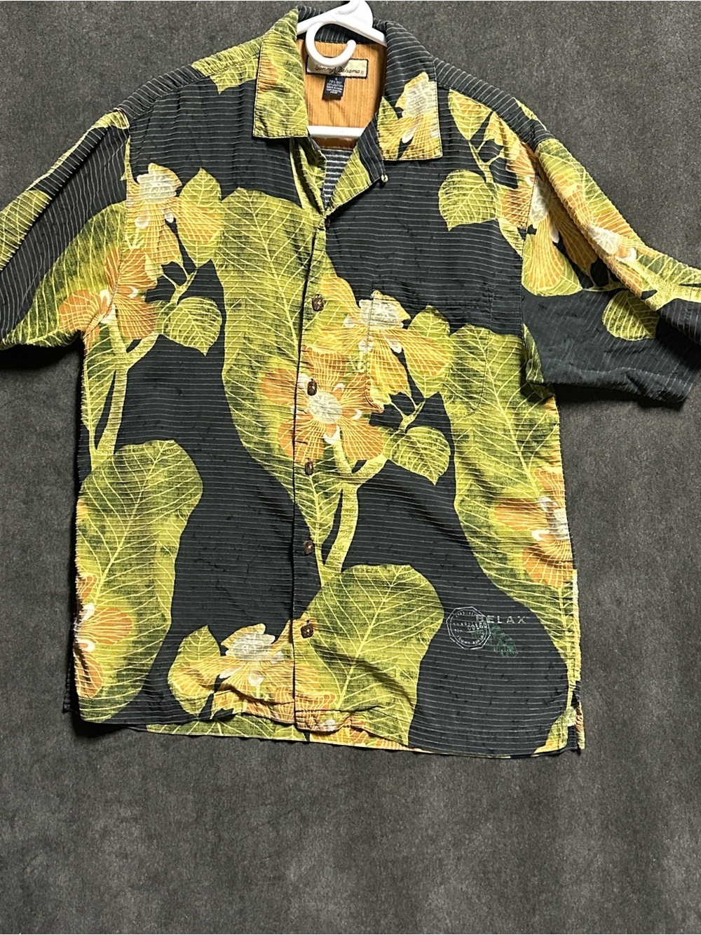 Tommy Bahama Silk Blend Hawaiian Shirt Men’s Small Tropical Camp Button Front